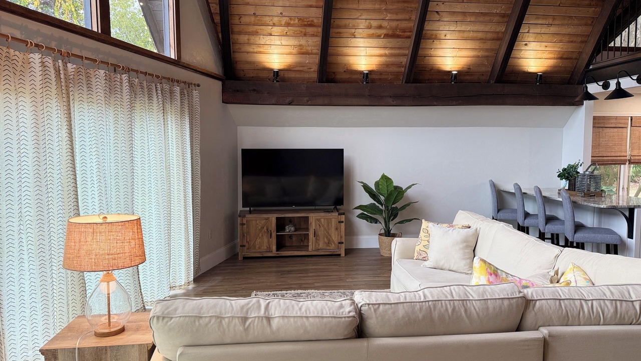 Photo of Livingroom in Hawthorne