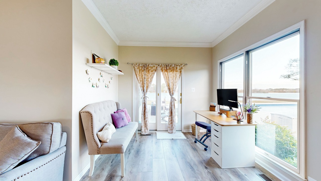 Photo of Livingroom in Point Lookout