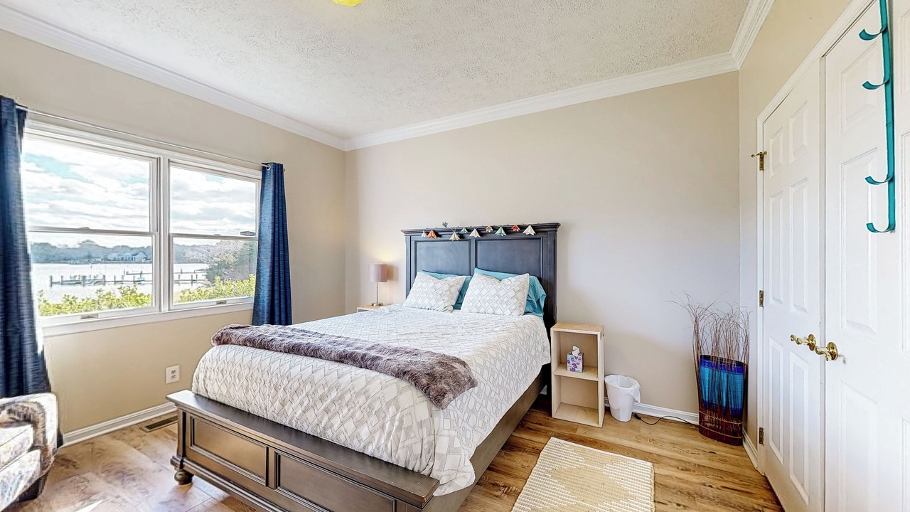 Photo of Bedroom in Point Lookout