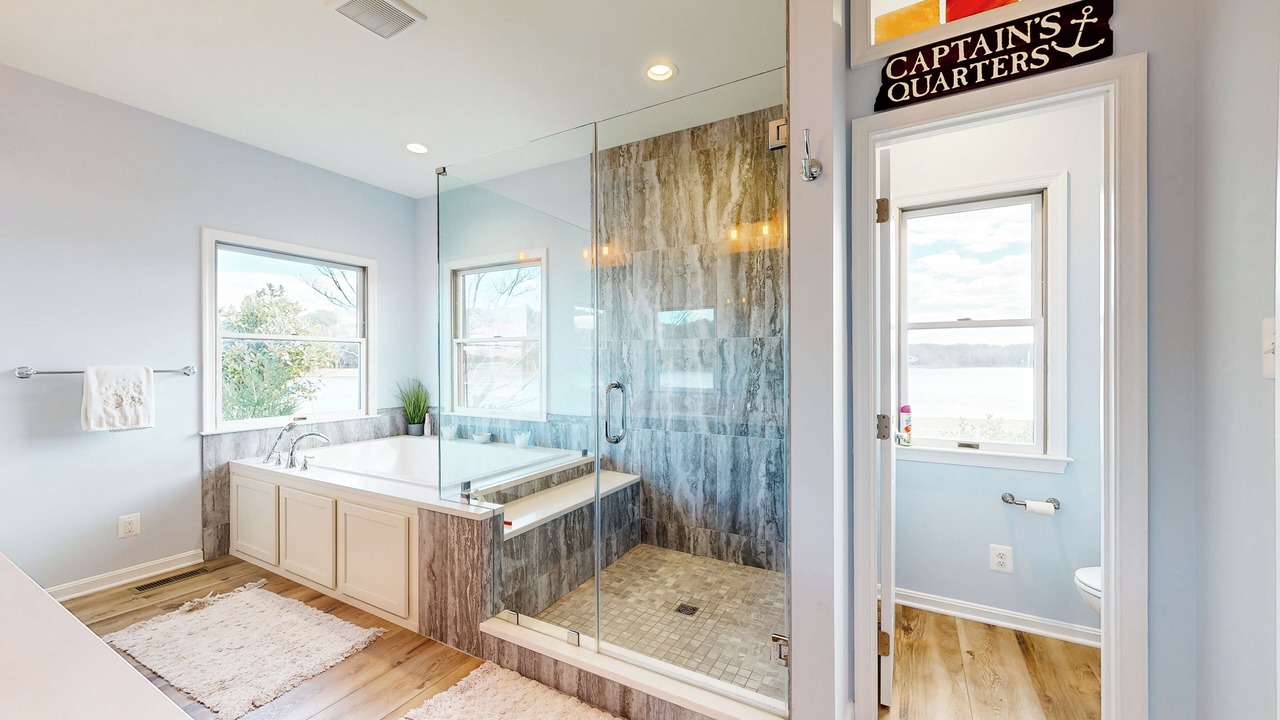 Photo of Bathroom in Point Lookout