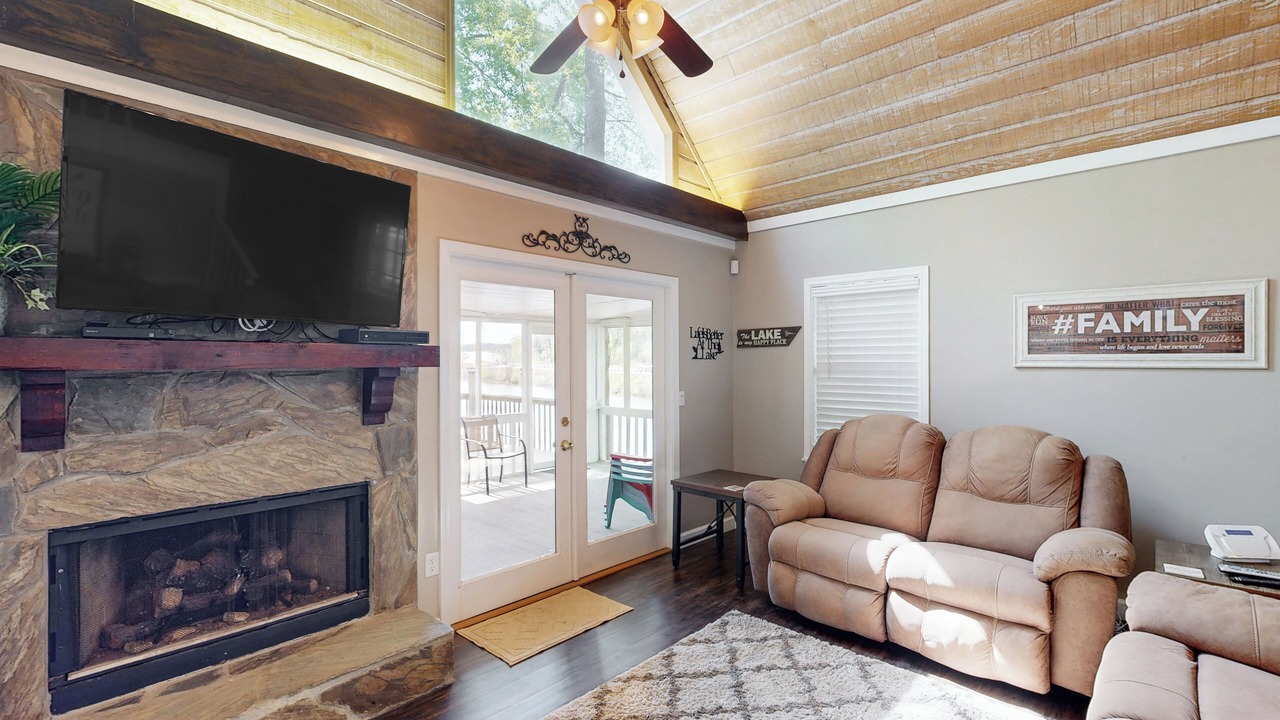 Photo of Livingroom in Eatonton