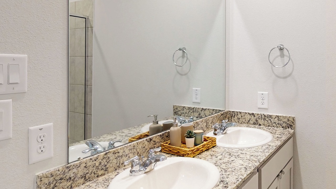 Photo of Bathroom in Porter