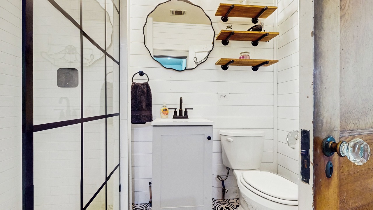 Photo of Bathroom in Buda
