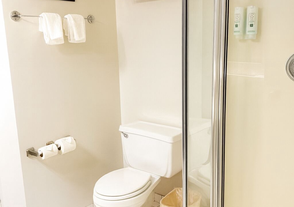 Photo of Bathroom in Point Edward