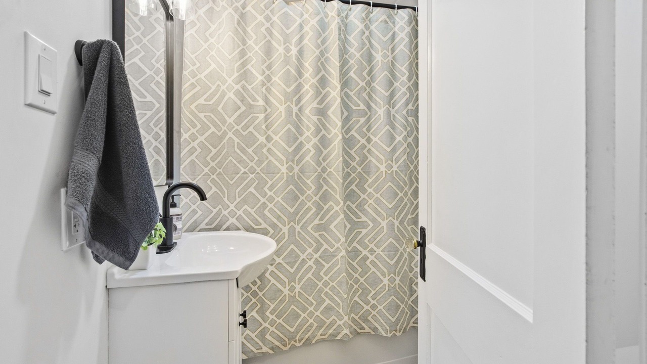 Photo of Bathroom in Meridian-Kessler