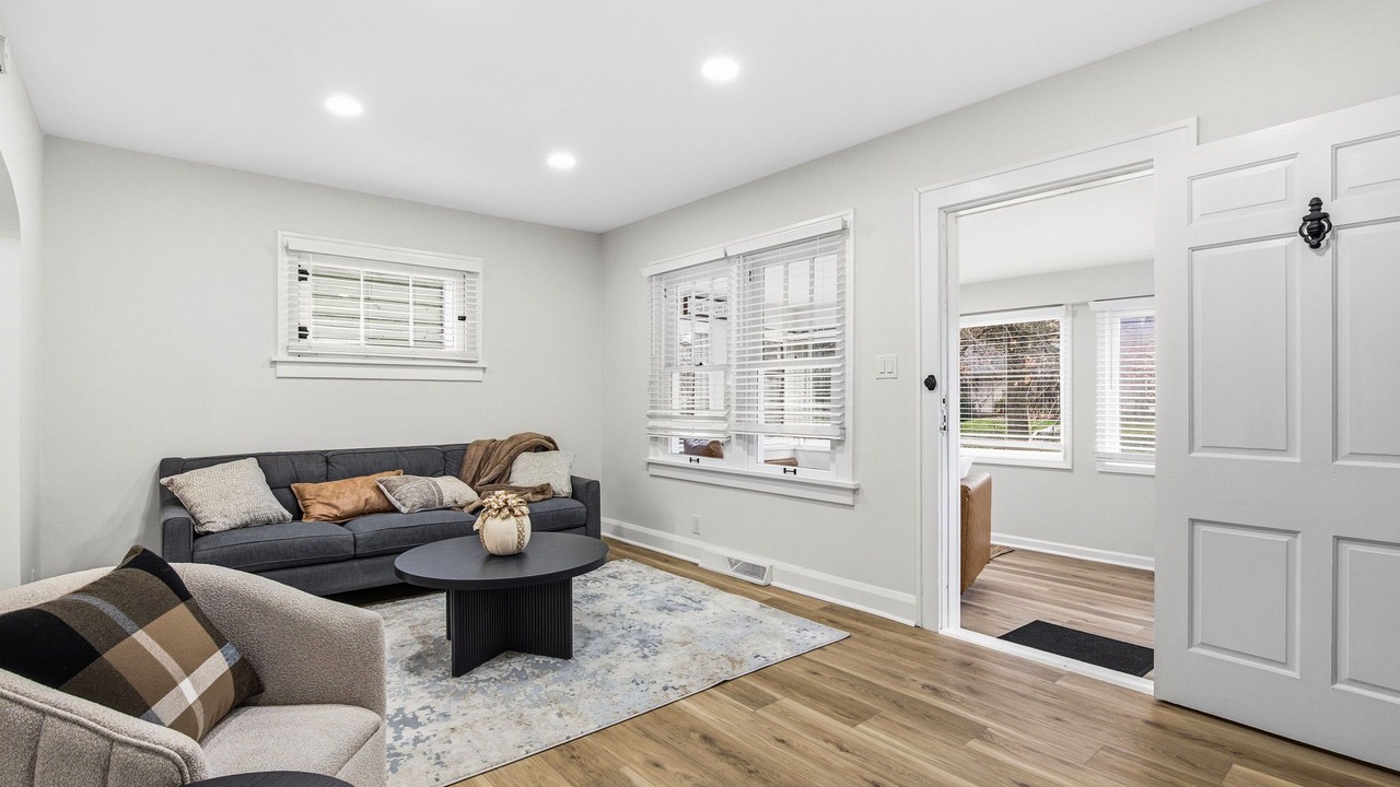 Photo of Livingroom in Meridian-Kessler