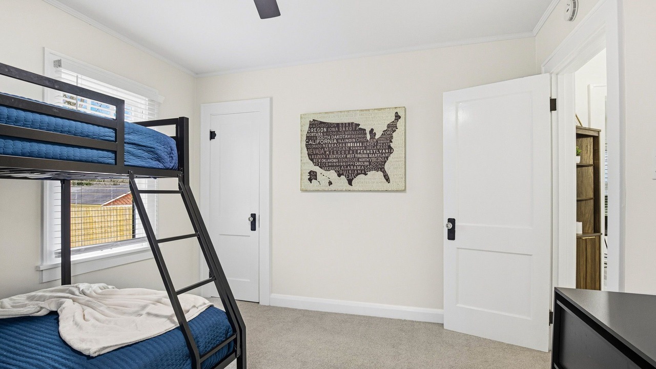 Photo of Bedroom in Meridian-Kessler