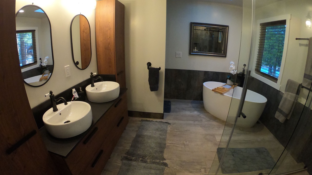 Photo of Bathroom in Round Hill Village