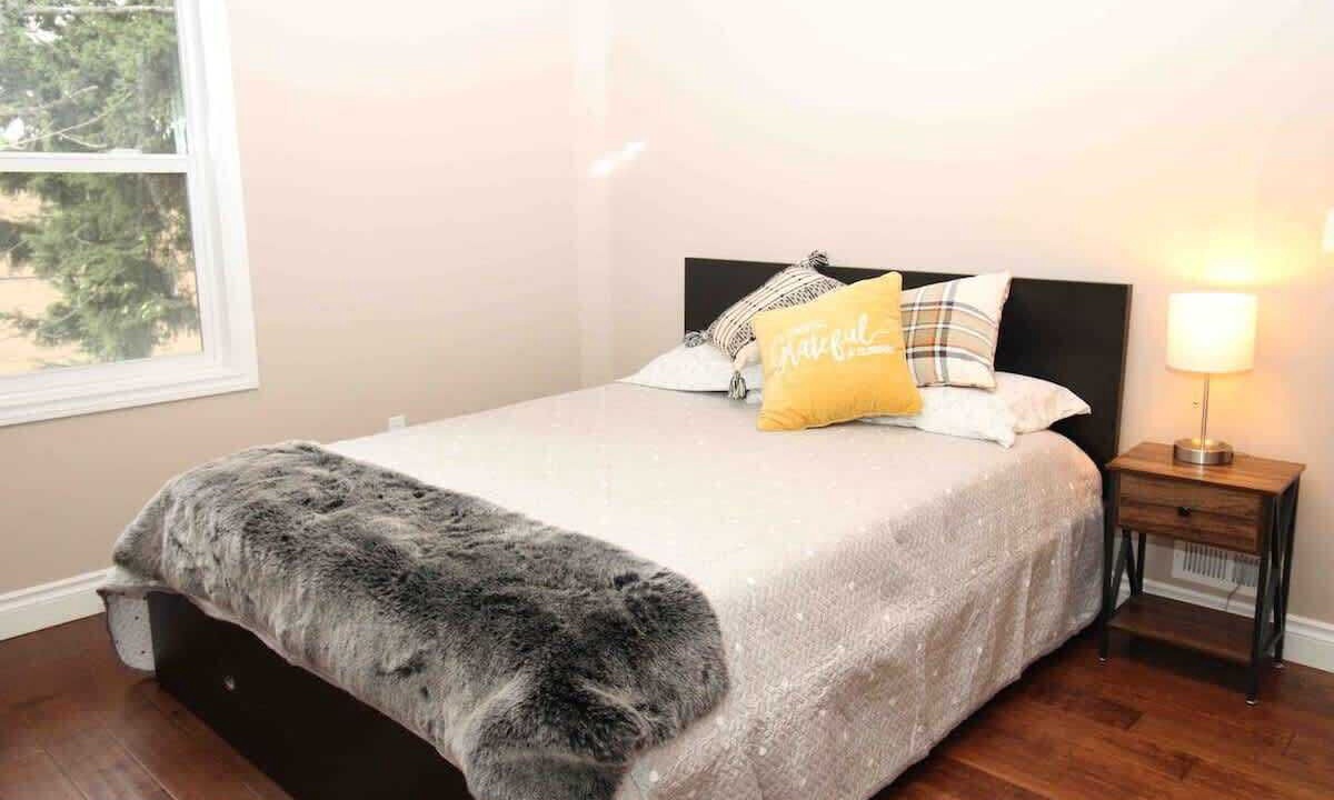 Photo of Bedroom in University District