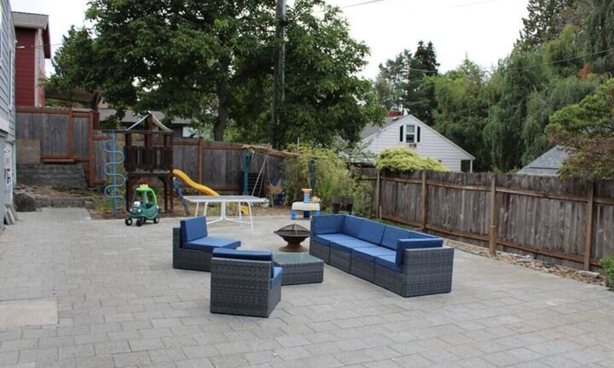 Photo of Patio Balcony in Haller Lake