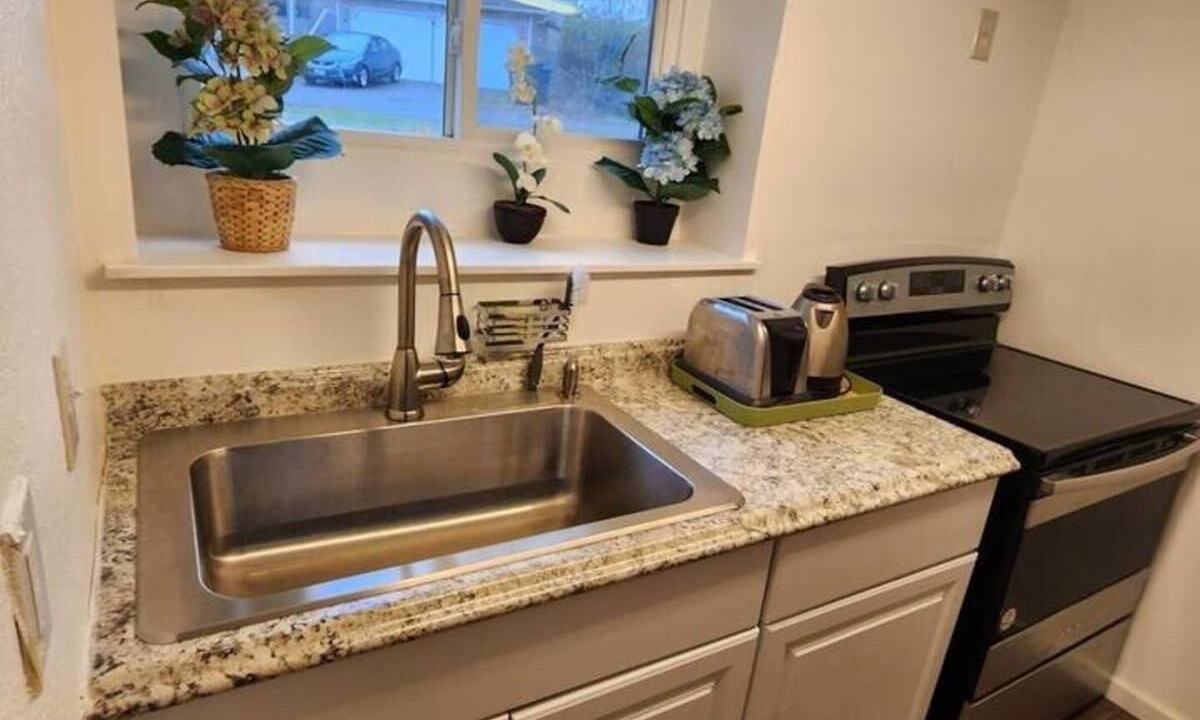 Photo of Kitchen in Haller Lake