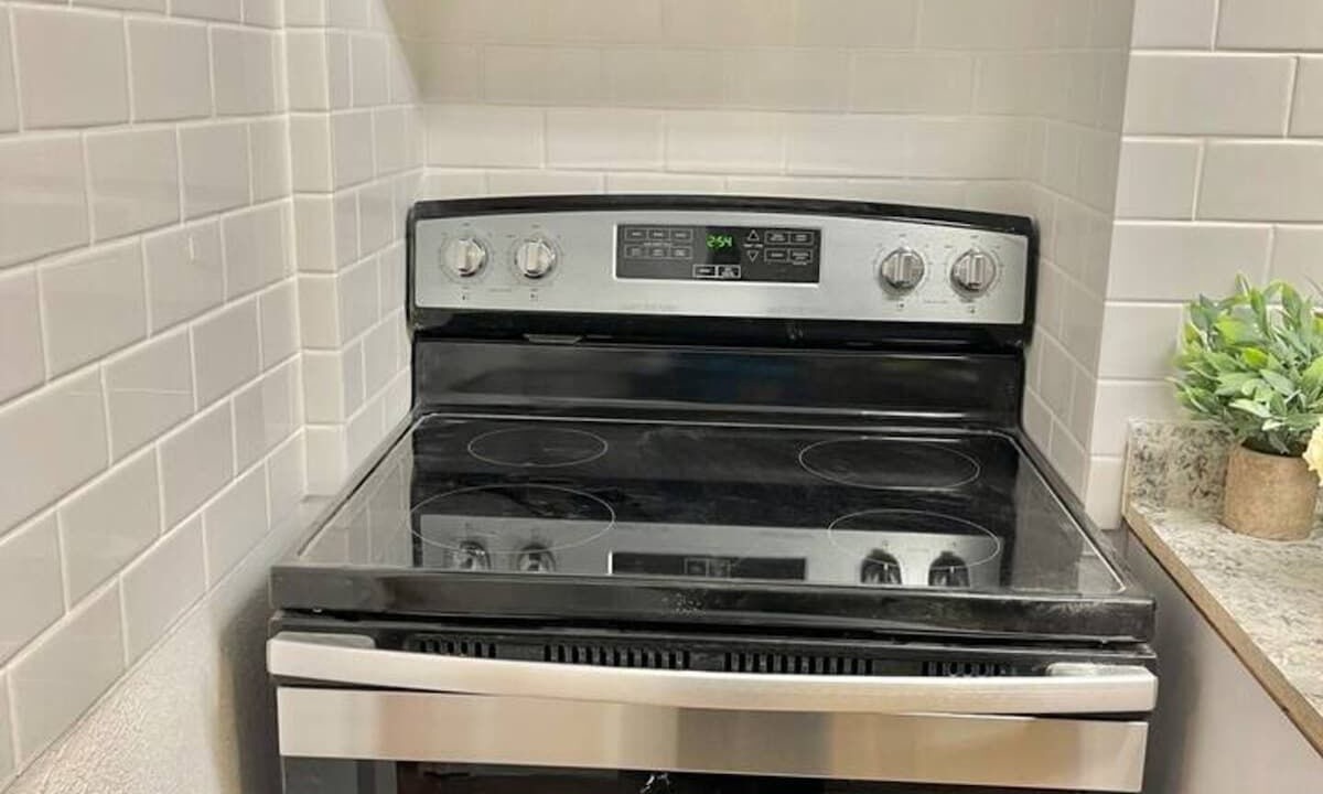 Photo of Kitchen in Haller Lake