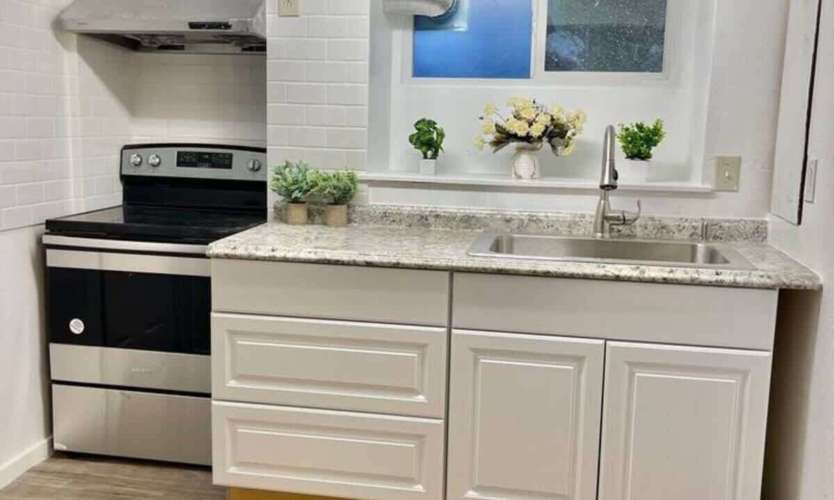 Photo of Kitchen in Haller Lake