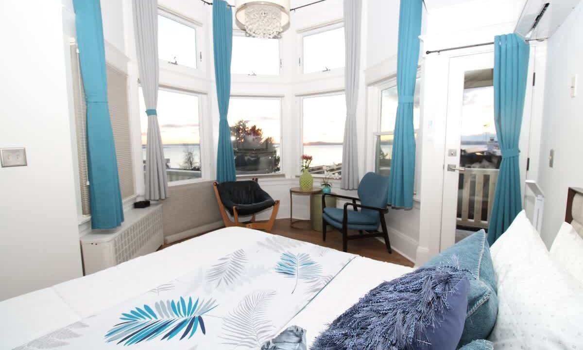 Photo of Others in West Queen Anne