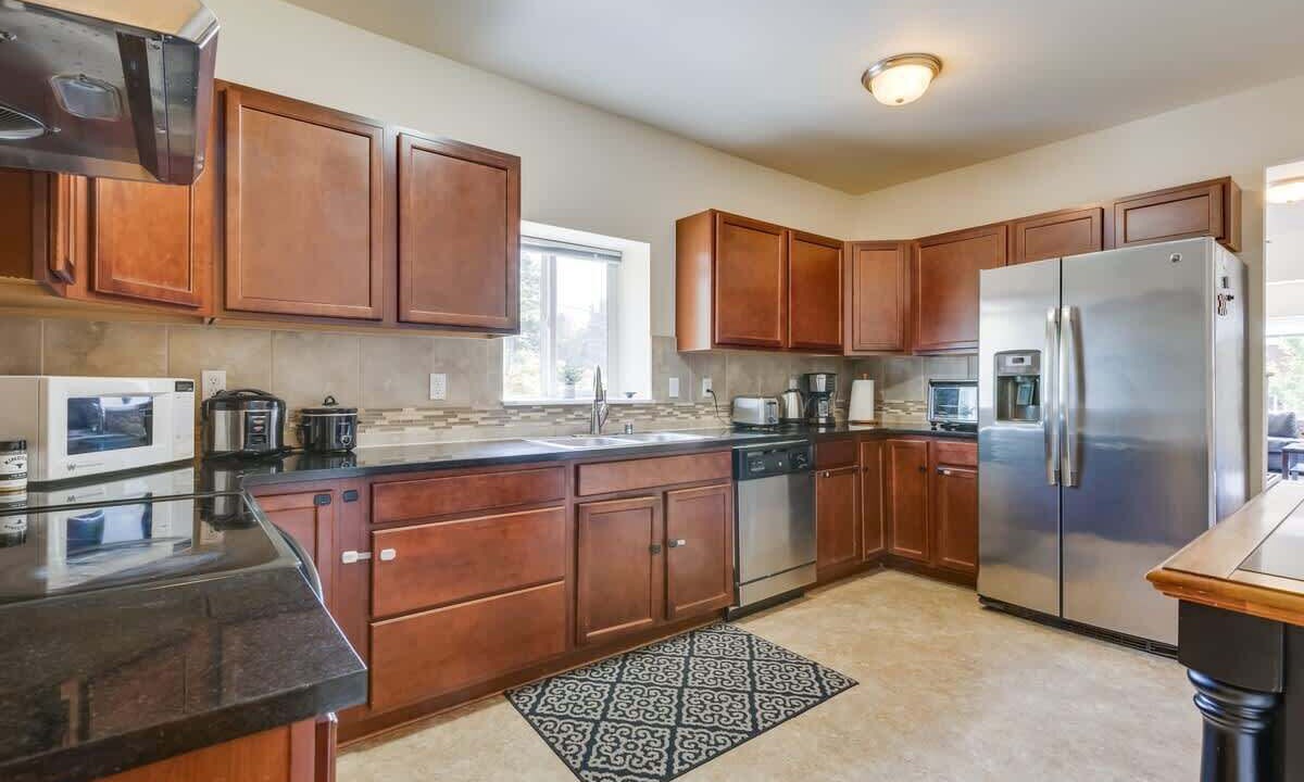 Photo of Kitchen in Haller Lake