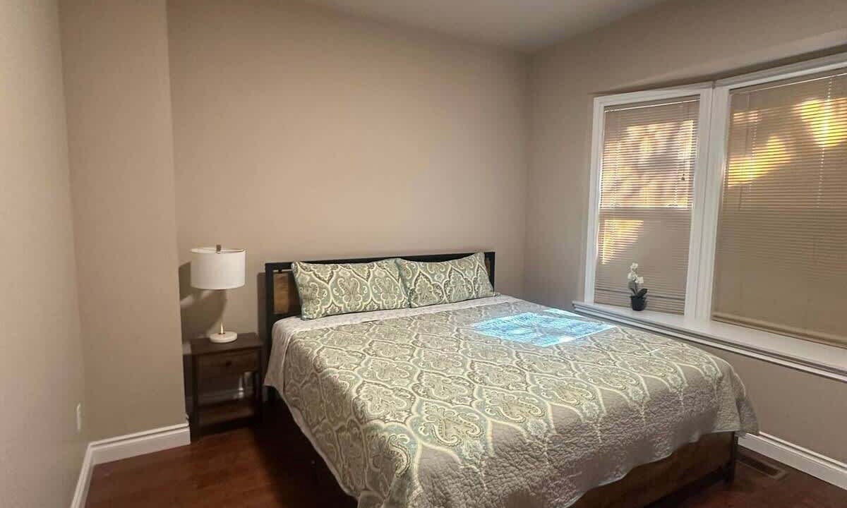 Photo of Bedroom in University District