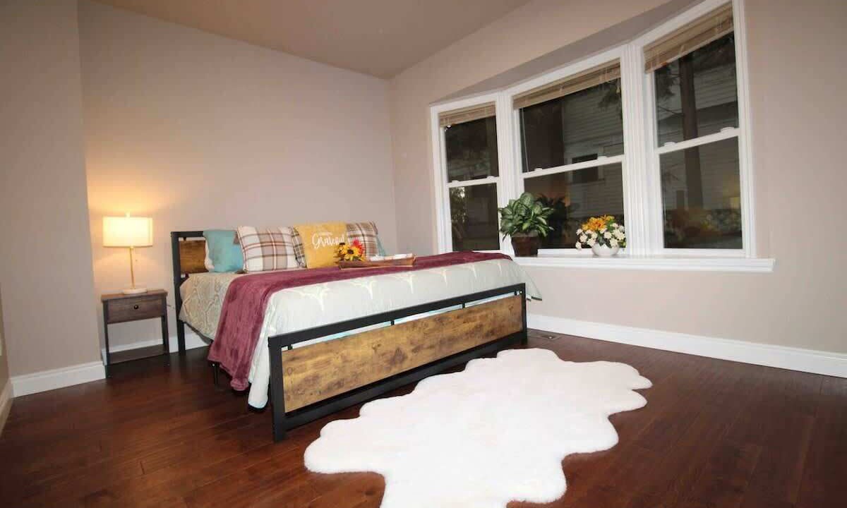 Photo of Bedroom in University District