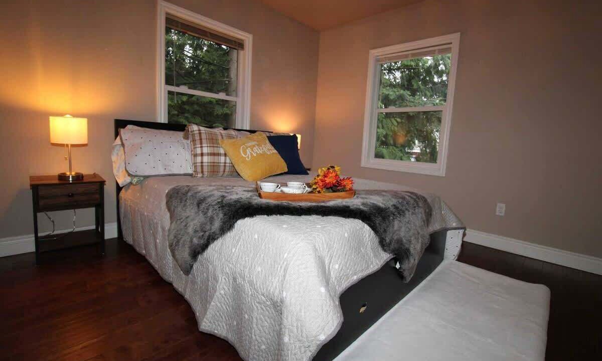 Photo of Bedroom in University District