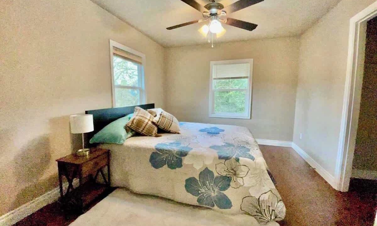 Photo of Bedroom in University District