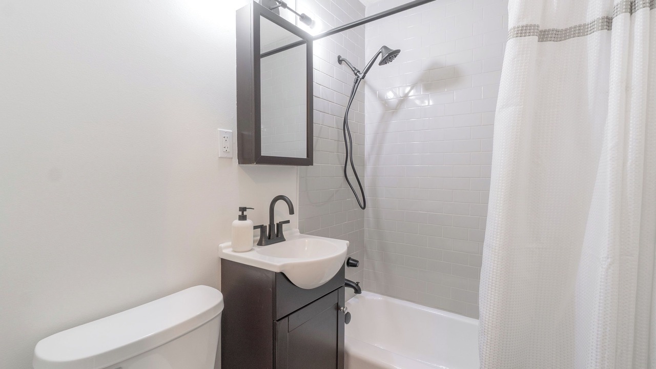 Photo of Bathroom in Nall Hills