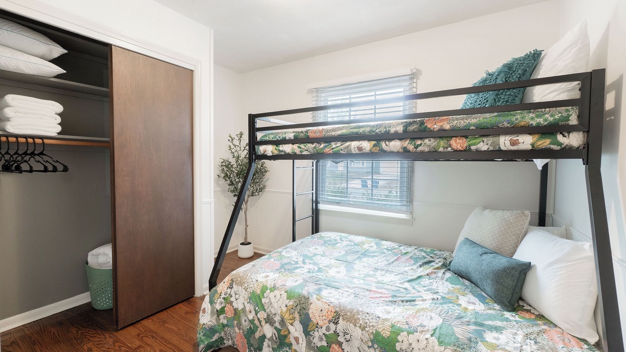 Photo of Bedroom in Nall Hills