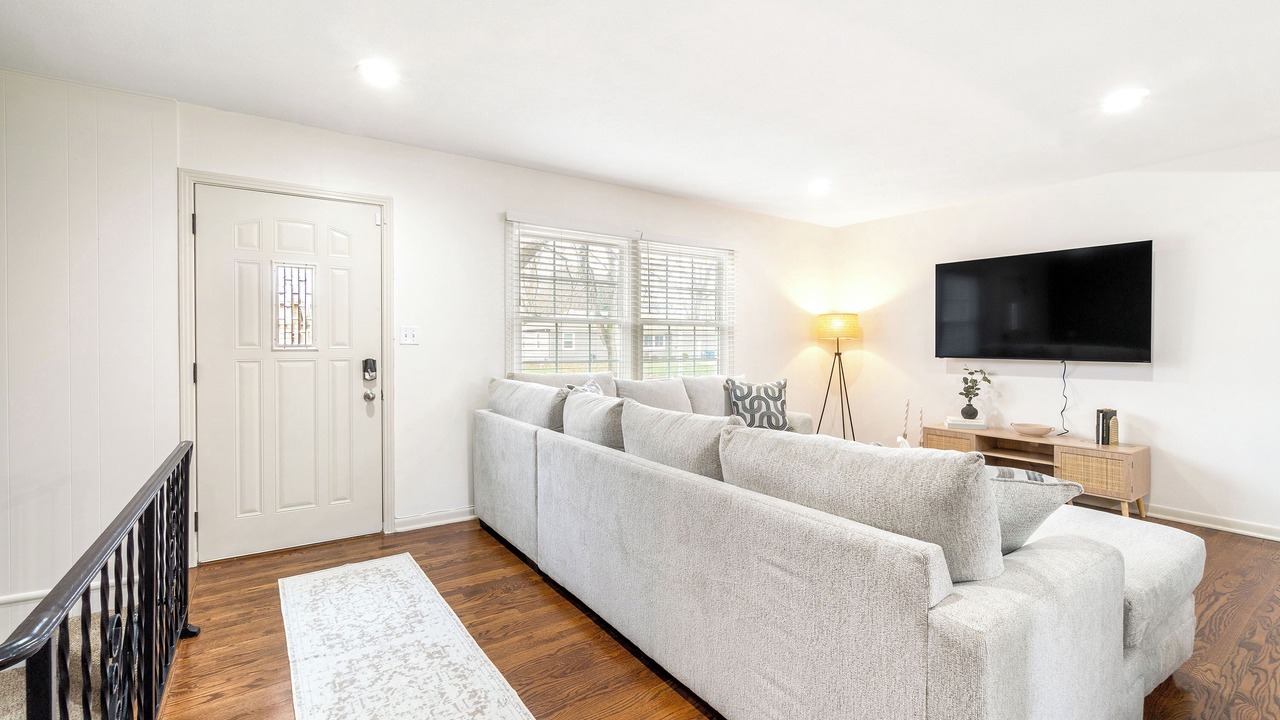 Photo of Livingroom in Nall Hills
