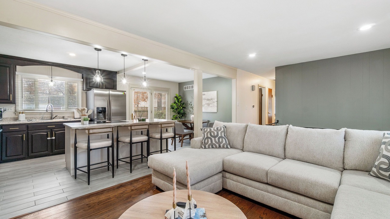 Photo of Livingroom in Nall Hills