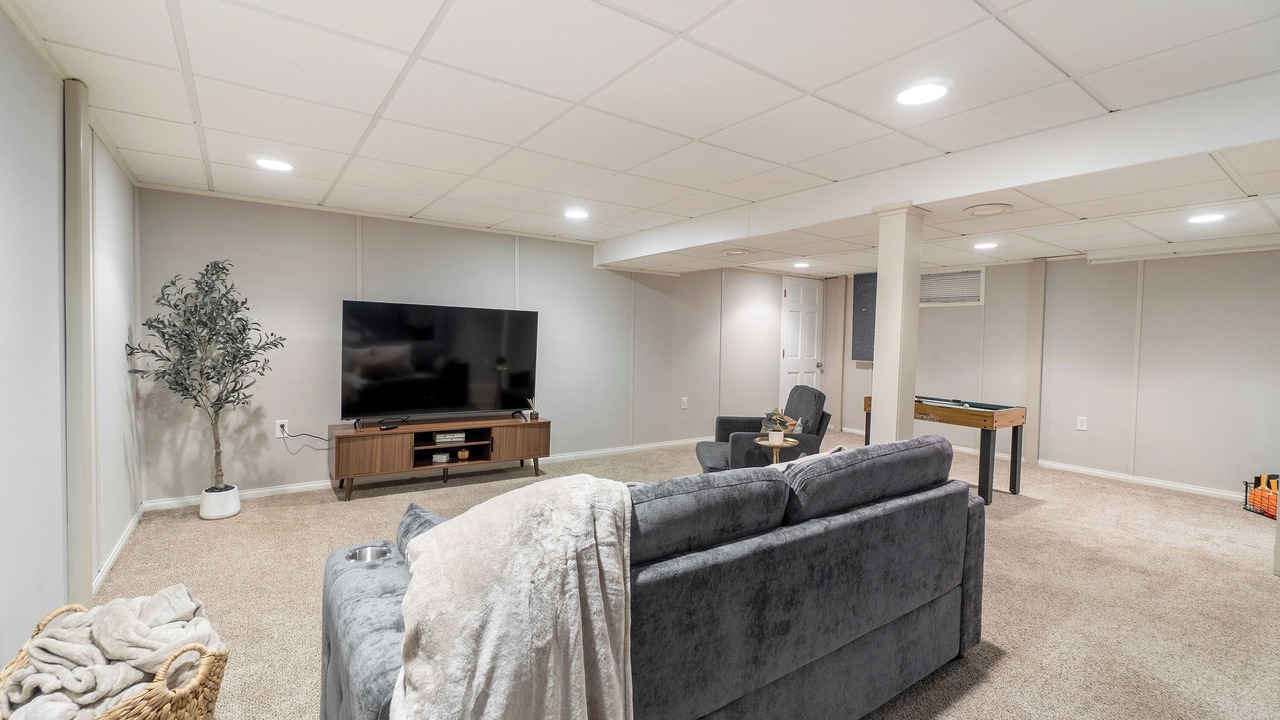 Photo of Livingroom in Nall Hills
