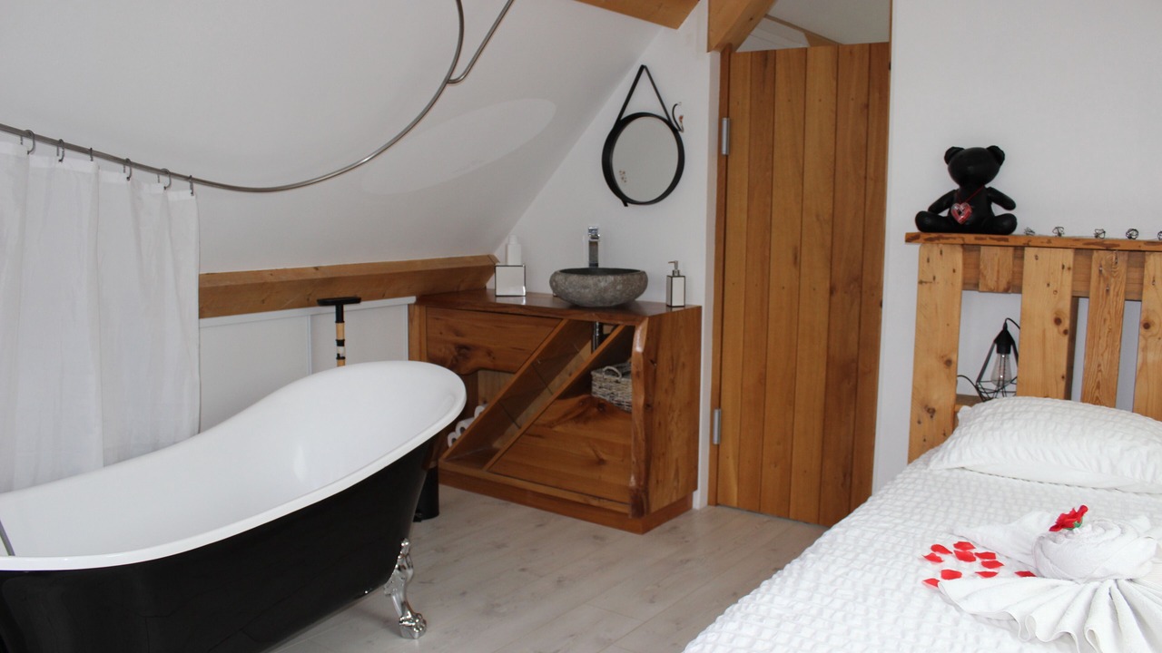 Photo of Bedroom in Lindry