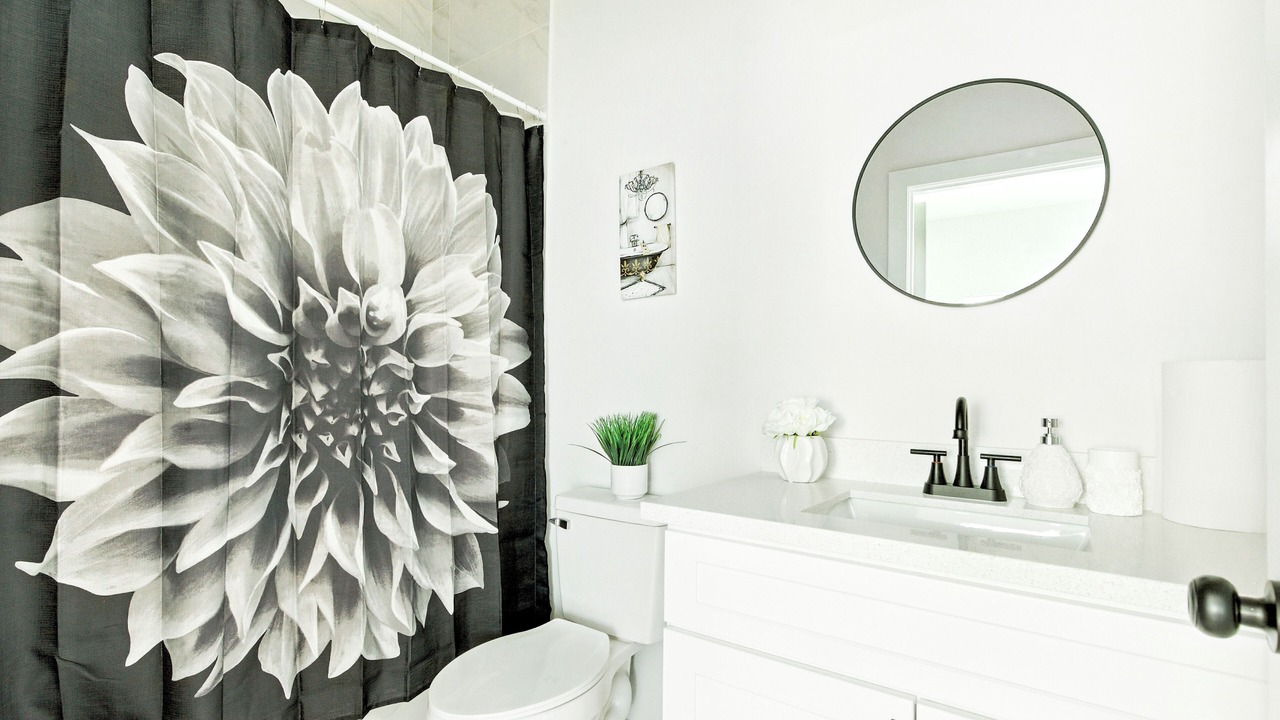 Photo of Bathroom in Galena Park