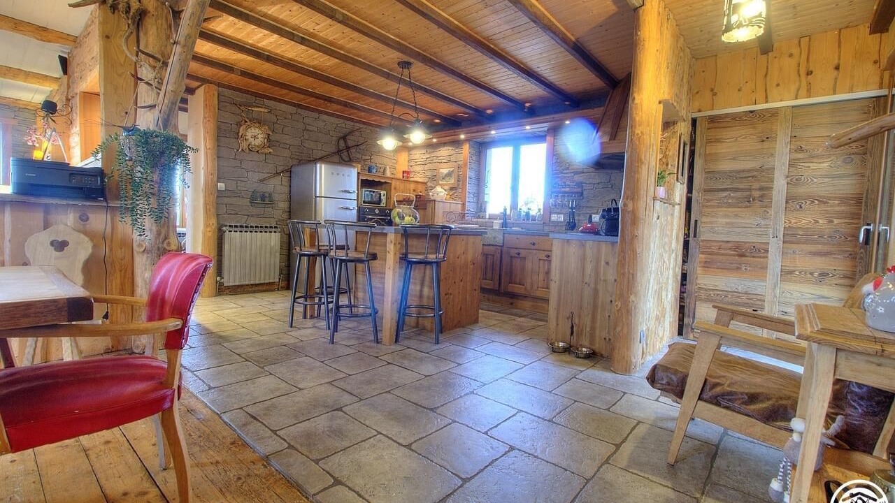 Photo of Others in Giron