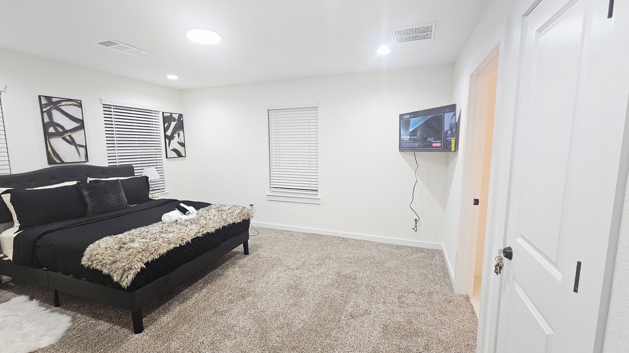 Photo of Bedroom in Northeast Houston