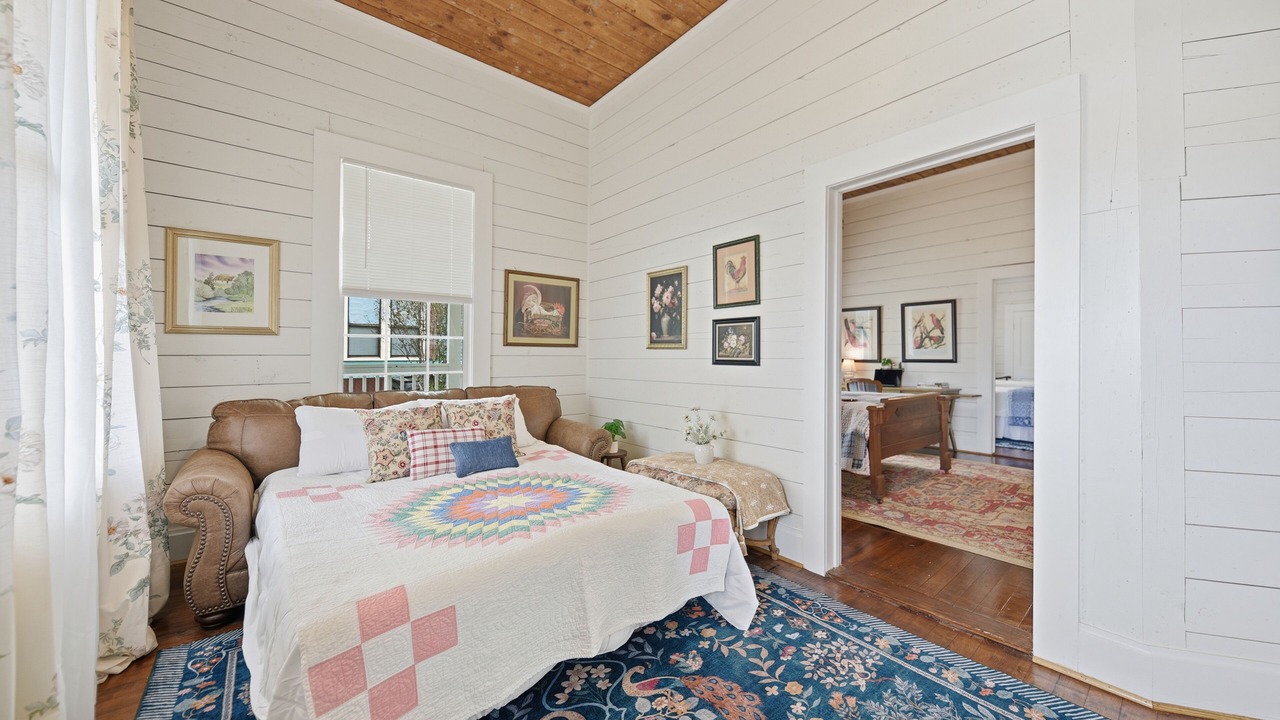 Photo of Bedroom in Brenham