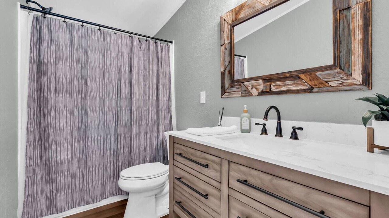 Photo of Bathroom in Calera