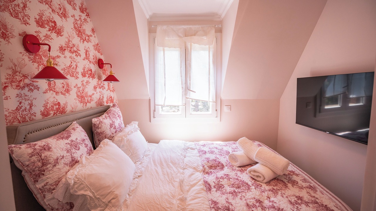 Photo of Bedroom in Deauville City Centre