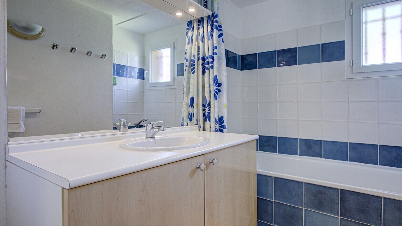 Photo of Bathroom in Homps