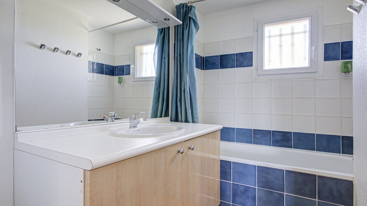Photo of Bathroom in Homps