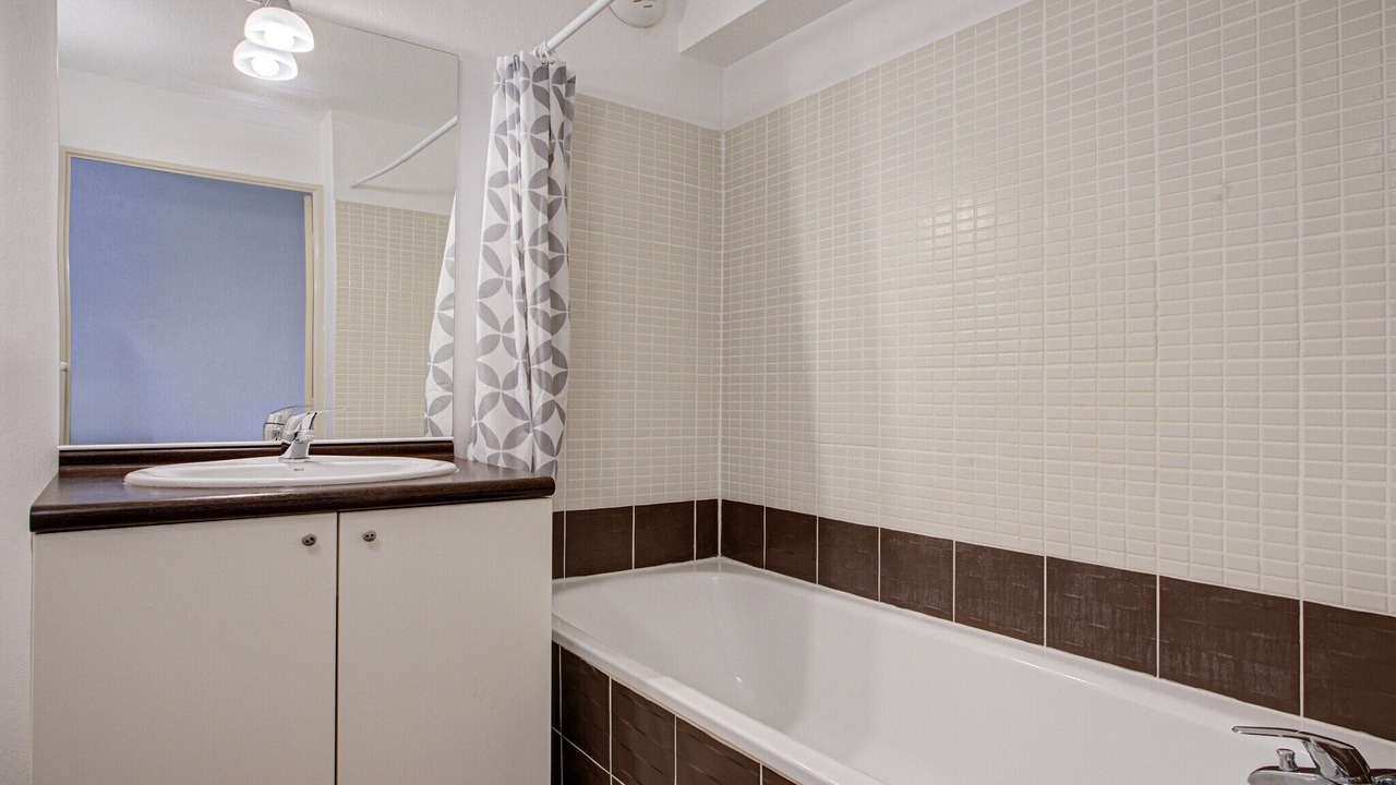 Photo of Bathroom in Homps