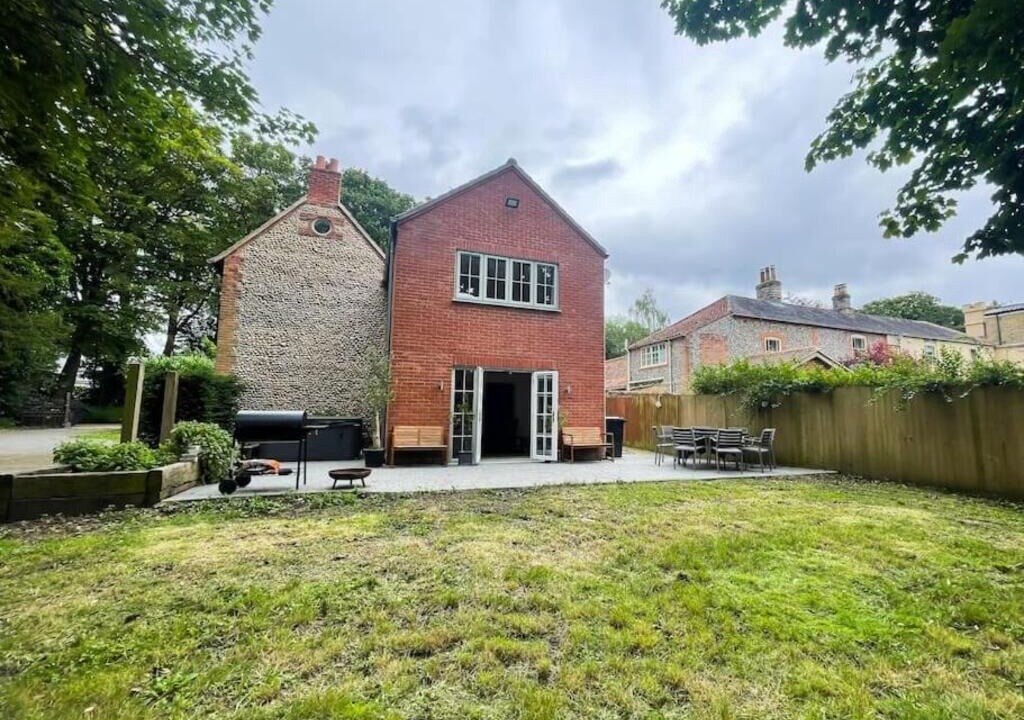 Photo of Outdoor in Holt