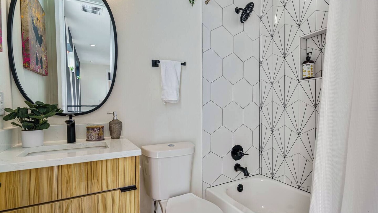 Photo of Bathroom in Montopolis