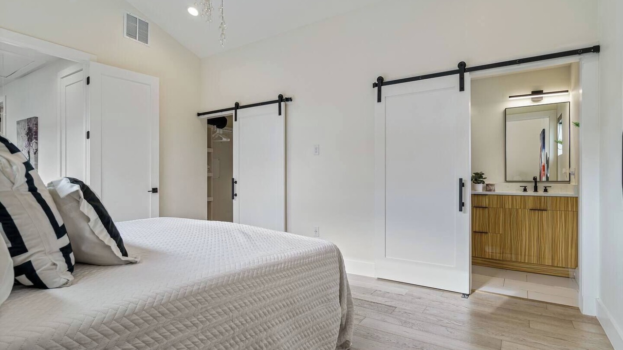 Photo of Bedroom in Montopolis