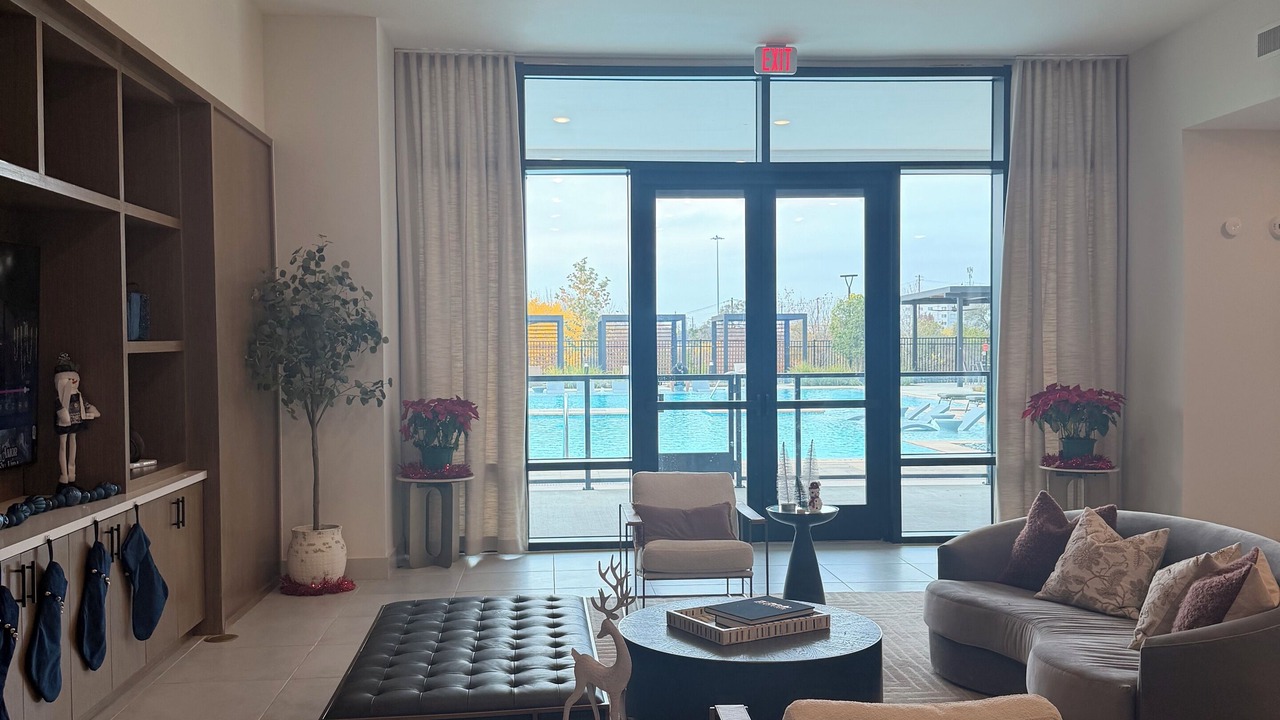 Photo of Livingroom in McNeil