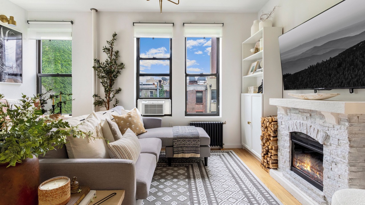 Photo of Livingroom in Harlem