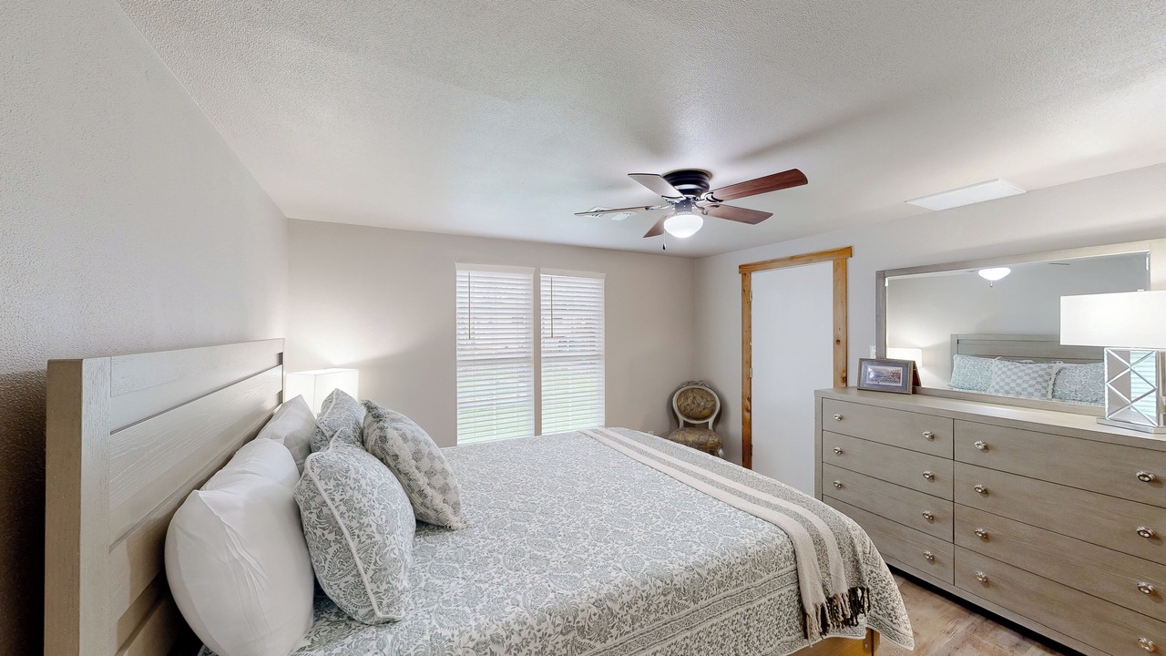 Photo of Bedroom in Bandera