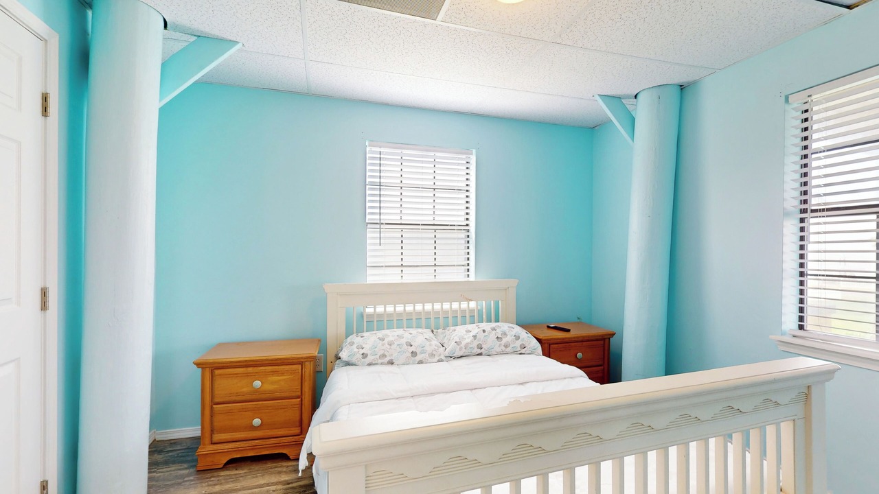 Photo of Bedroom in Ingleside on the Bay