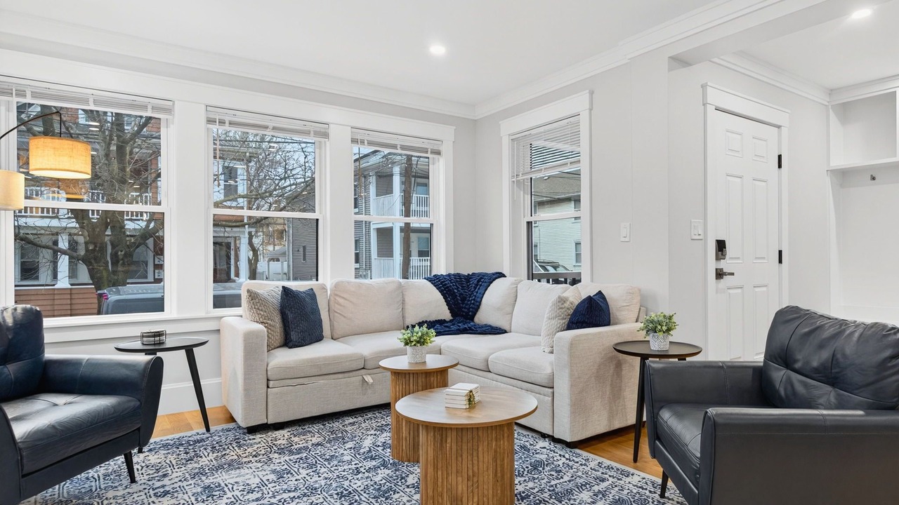 Photo of Livingroom in Somerville