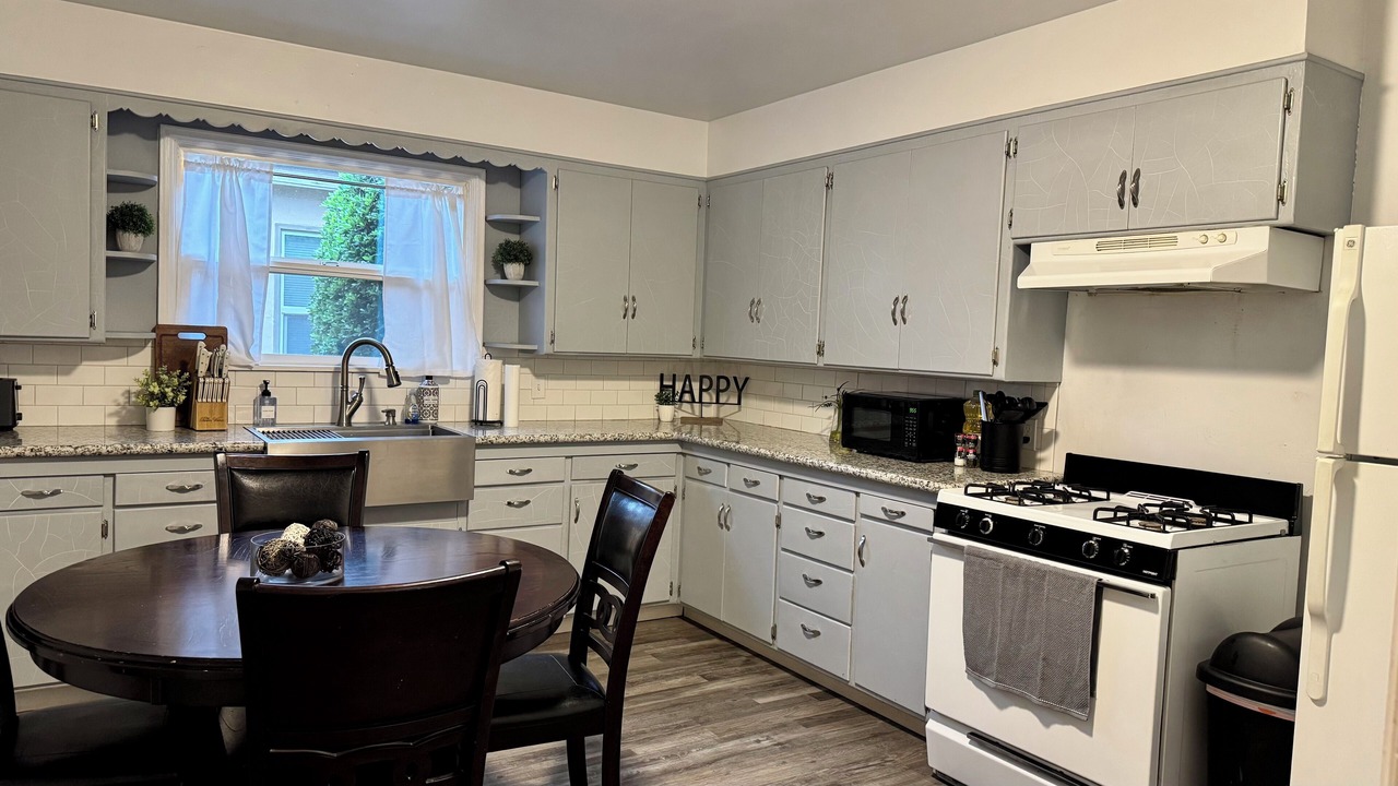 Photo of Kitchen in Hanford