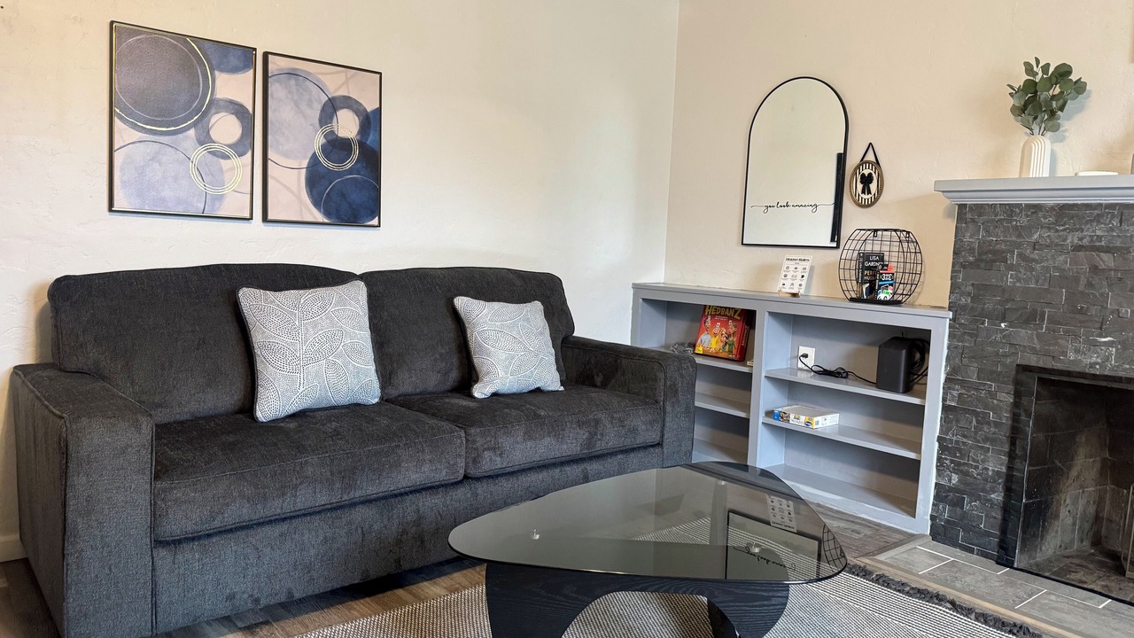 Photo of Livingroom in Hanford