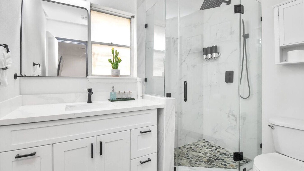 Photo of Bathroom in Clodine