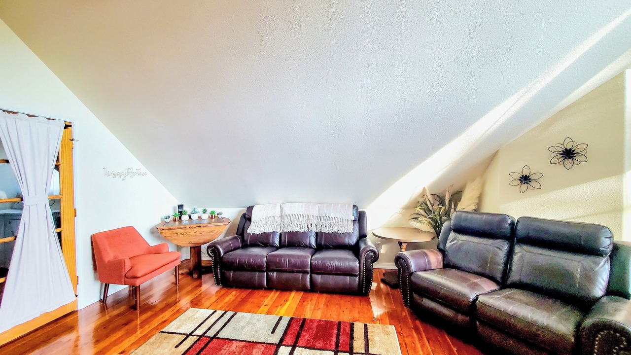 Photo of Livingroom in Cave Junction